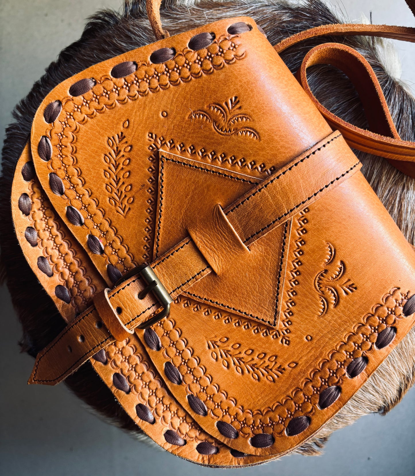 Leather Handmade Moroccan Shoulder Bag (Medium)